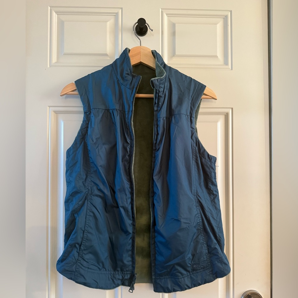 REI women’s small vest